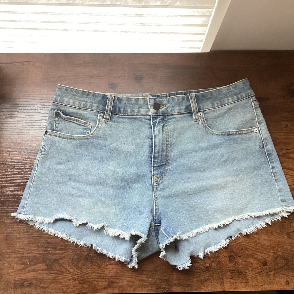 Volcom Stoney Stretch Cut-Off Denim Shorts Size 31